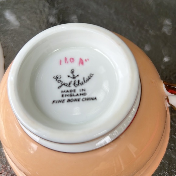Vintage ROYAL CHELSEA English teacup and saucer. - Picture 6 of 9